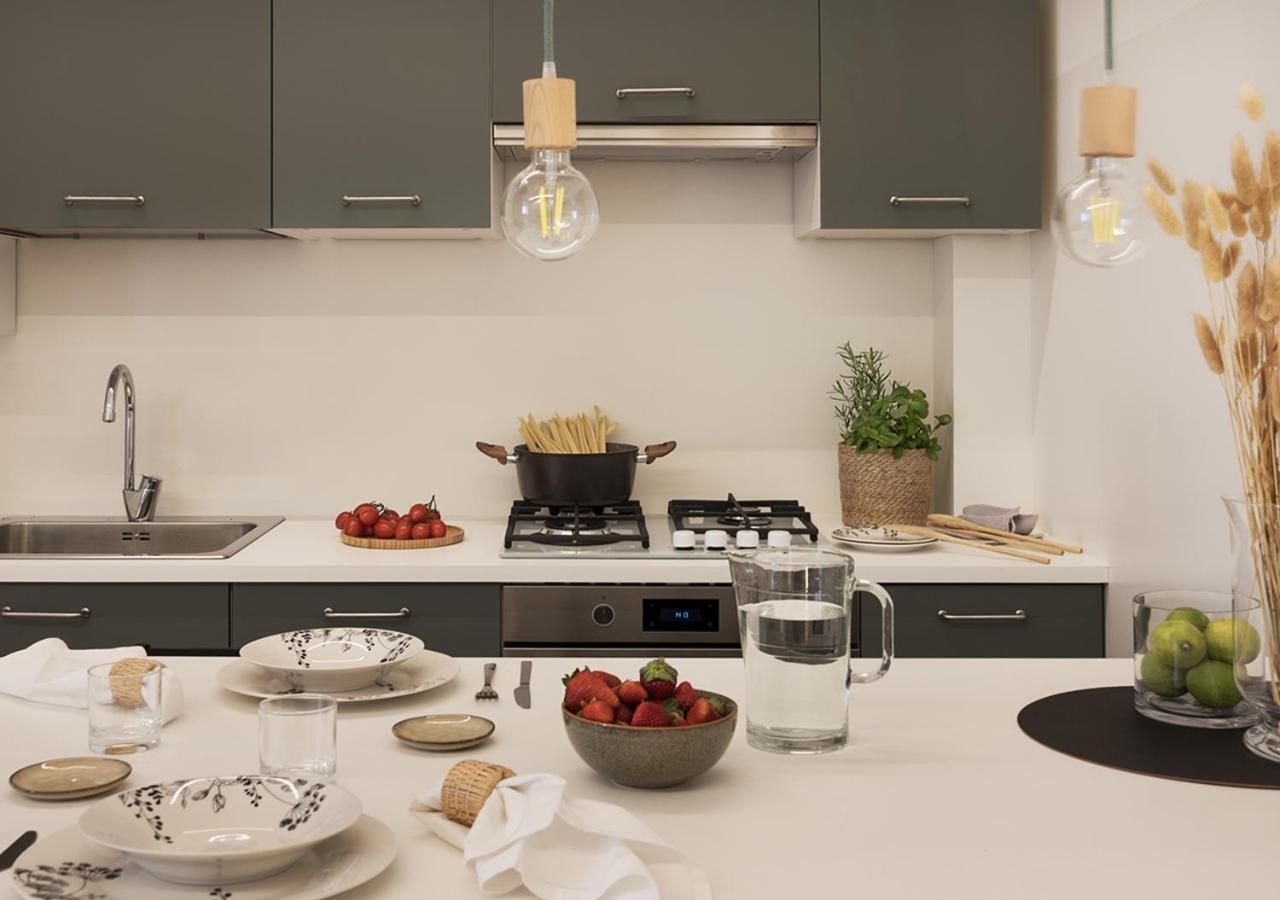Exclusive Green Apartment - City Center - Como - Near Station Room photo